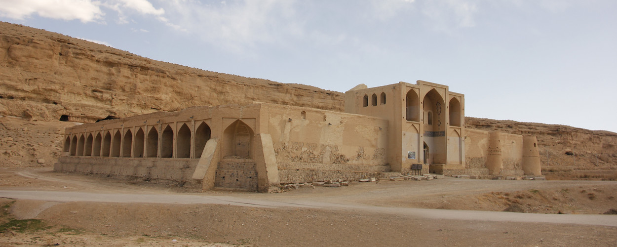 کاروانسری ایزدخواست در فارس